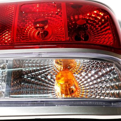 Автобусные запчасти Задние задние фонари для Golden Dragon Автобус Максимальная производительность гарантирована